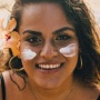 7 Rekomendasi Sunscreen Lokal Anti-Aging untuk usia 40 Tahun ke Atas
