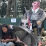 Aksi Boneka Babi di Kemendikbud: Protes Gelar Pahlawan Soeharto dan Pernyataan Fadli Zon Soal '98