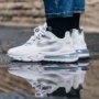 Tampil Beda di Tiap Langkah: Rekomendasi Sepatu Jalan Mencolok yang Terlihat Mewah