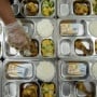 Puluhan Siswa SD di Riau Keracunan MBG: Makanan Basi, Murid Muntah-muntah