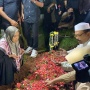 Suasana Haru Pemakaman Hamdan ATT