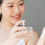8 Rekomendasi Parfum Wanita yang Meninggalkan Jejak dan Wanginya Lebih dari Sehari