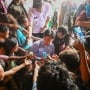 Bualan Politik: Ancaman Nyata saat Rakyat Tak Cek Fakta