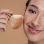 7 Bedak Ringan untuk Makeup No Makeup Look, Bikin Kulit Tampak Natural dan Segar