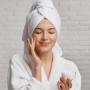 6 Moisturizer Mengandung Retinol Cocok untuk Usia 30-an, Hempas Tanda Penuaan Sejak Dini