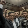 Hadapi Vonis Hakim, Gaya Hasto PDIP Kepalkan Tangan Kanan, Simbol Apa?