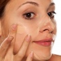 5 Rekomendasi Primer untuk Kulit Berminyak, Bikin Makeup Awet dan Anti Longsor