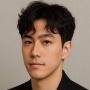6 Inspirasi Gaya Rambut Comma Hair untuk Tampil Keren ala Aktor Korea