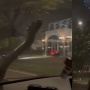 Viral Ular Besar Tiba-tiba Merayap di Kaca Mobil Saat Melaju, Pengendara Panik