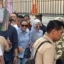 Mau Nonton Nikita Mirzani Jadi Terdakwa, Outfit Reza Gladys dan Fitri Salhuteru Kompak