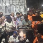 Saat 'Ras Terkuat di Bumi' Sambut Kebebasan Tom Lembong di Depan Rutan, Polisi Dibuat Tak Berkutik