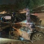 Mobil Presdir PT Nissen Ringsek Tertimpa Truk di Karawang, Sopir Truk Langgar ODOL?