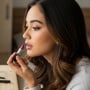 Bagaimana Cara Memilih Warna Lipstik yang Cocok? Simak Tipsnya biar Gak Zonk