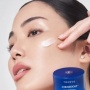 6 Rekomendasi Moisturizer Ringan dan Mudah Menyerap untuk Kulit Berminyak, Bikin Awet Muda!