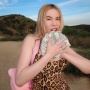 Muncul Lagi Usai Dikabarkan Meninggal, Lil Tay Jadi Model OnlyFans dan Raup Rp 16,3 Miliar
