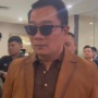 Kacamata Hitam dan Senyum Ridwan Kamil Jelang Tes DNA di Bareskrim