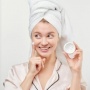 4 Pelembap Gel Brightening untuk Kulit Berminyak, Ampuh Bikin Wajah Glowing