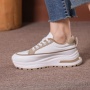 Upgrade OOTD Kamu dengan 5 Sneakers Korea Style yang Super Stylish