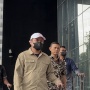 OTT KPK: Bupati Kolaka Timur Tiba di KPK, Sempat Lambaikan Tangan