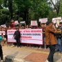 Merasa Dirugikan, Pedagang Pasar Barito Gelar Demo Tolak Relokasi Imbas Taman Bendera Pusaka