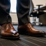 5 Rekomendasi Sepatu Kerja untuk Pria Terbaik 2025
