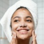 4 Gentle Brightening Cleanser Ampuh Bikin Wajah Auto Cerah Tanpa Tertarik!