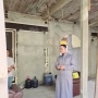 Viral! Bos Ini Beri Gaji Tambahan Rp750 Ribu ke Tukang Bangunan yang Rajin Salat, Netizen Terbelah!