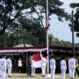 Tali Bendera Putus Semua Panik, Viral Aksi Bocah SD Panjat Tiang Demi Merah Putih
