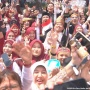 Rela Nginap di Hotel Demi Upacara di Istana, Warga Bekasi Unboxing Suvenir dari Prabowo