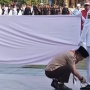 Viral Wakil Bupati Kulon Progo Perbaiki Tali Sepatu Paskibraka, Jongkok di Depan Pengibar Bendera!