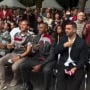 Viral! Ekspresi Patrick Kluivert Saat Kibarkan Bendera Merah Putih di HUT RI-80, STY Bisa Kaya Gitu?