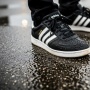 Tetap Kering dan Gaya, Ini 5 Rekomendasi Sepatu Adidas Anti Air untuk Musim Hujan
