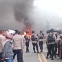 Tawuran Antarkampung di Ambon Meletus usai Pelajar Tewas: Belasan Rumah hingga Kantor Desa Dibakar!