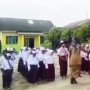Siswa Kelas 1 SD  Menjerit Ketakutan! Aksi Arogansi Guru Ancam Cekik Murid