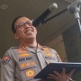 Pegang iPhone 17 Pro Max Saat Jumpa Pers, Brigjen Ade Ary Tuai Pro-Kontra di Media Sosial