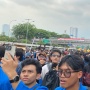 Usai Buruh, Giliran Mahasiswa Geruduk Gedung DPR: Lempar Botol hingga Teriak Revolusi!
