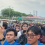 Ratusan Mahasiswa Kepung DPR, Teriakan Revolusi Menggema