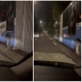 Ular Sanca Nebeng di Busway Gandeng, Bikin Geger Pengguna Jalan!