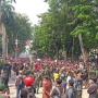 Detik-detik Massa Geruduk Mako Brimob Kwitang, Tuntut Barikade Dibuka!