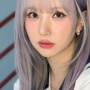 OOTD Kasual Playful ala Eunha VIVIZ: 4 Ide Gaya Sat Set Buat Harian