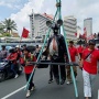 Update Demo 4 September: Gebrak Bawa 'Tikus Berdasi' Raksasa, Jalan Menuju Istana Diblokade Aparat