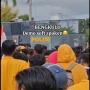 10 Potret Unik Demo di Berbagai Kota di Sumatera, Nomor 5 Bikin Terharu