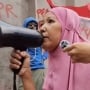Video Ibu Jilbab Pink Maki-maki Prabowo dan Minta Anies Jadi Presiden: Deepfake?