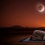 Panduan Lengkap Tata Cara dan Niat Salat Gerhana Bulan Total 'Blood Moon' 7 September 2025