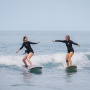 Surfing Jadi Jalan Perempuan Temukan Keberanian dan Healing di Laut