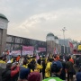 Mahasiswa Masih Demo di Depan Gedung DPR: Tuntaskan Tuntutan 17+8 hingga Adili Jokowi Menggema!
