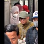 Tak Pakai Mobil Dinas, Wamen Haji Dahnil Anzar Pilih Desak-deskan di KRL Usai Dilantik Prabowo