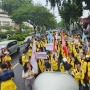 FMN Aksi Anti Fasis di DPR, Tuntut Bebaskan 3.195 Demonstran Korban 'Razia Agustus'