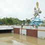 Puluhan Warga dan Wisatawan Asing Dievakuasi dari Banjir di Bali