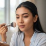 7 Rekomendasi Bedak Terbaik untuk Kulit Berminyak Usia 35 Tahun, Bikin Makeup Tetap On Seharian!